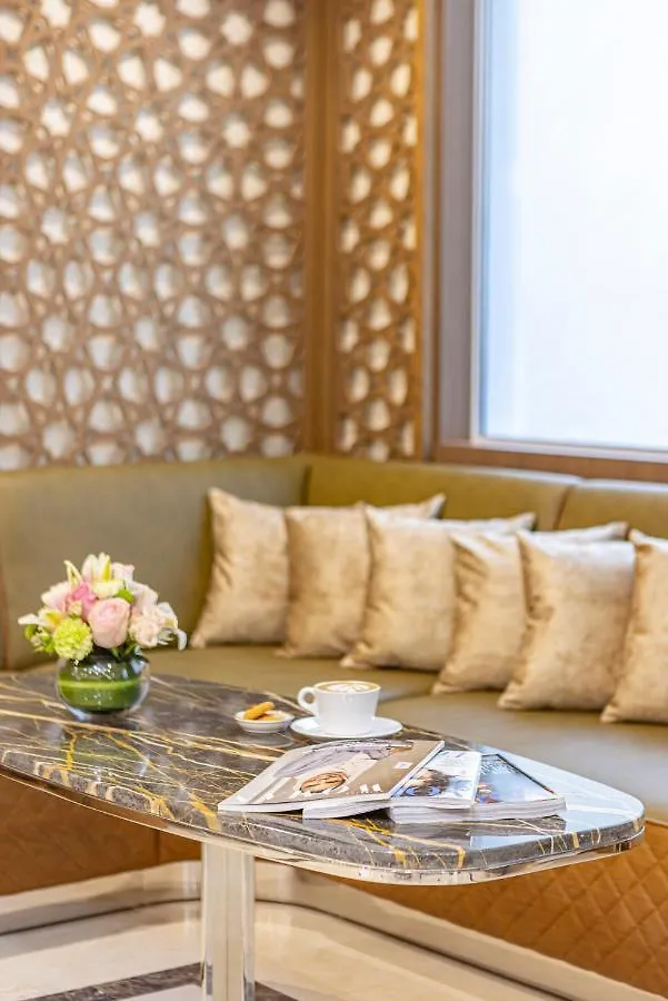 Golden Sands Suites 두바이