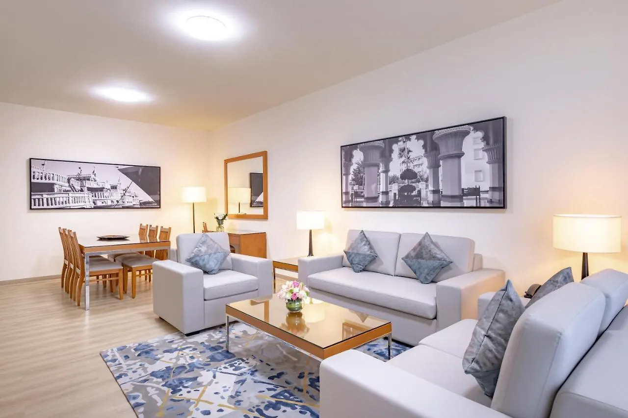 Golden Sands Suites 두바이 아파트호텔