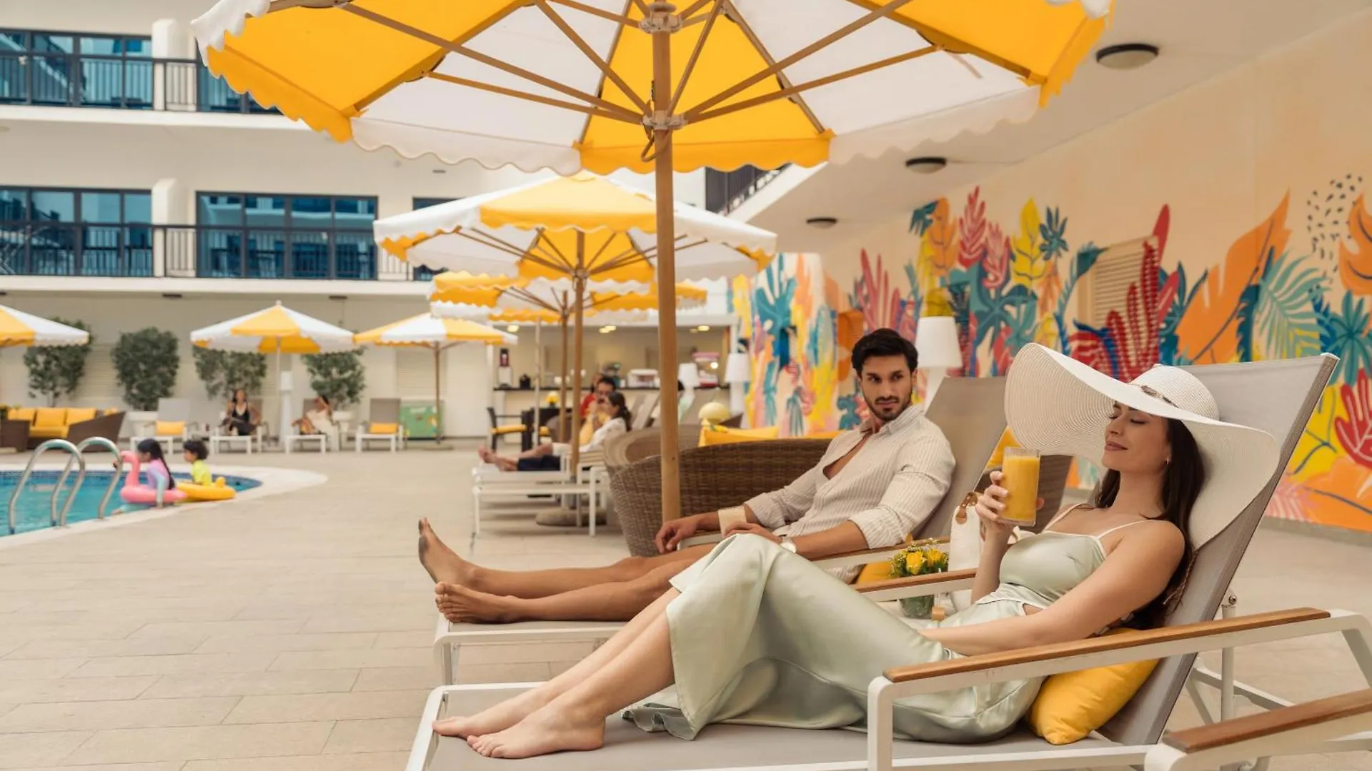 Golden Sands Suites 두바이 0*,