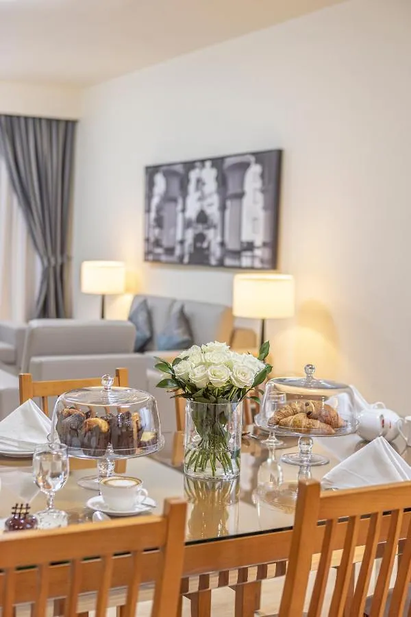 Golden Sands Suites Dubai Aparthotel